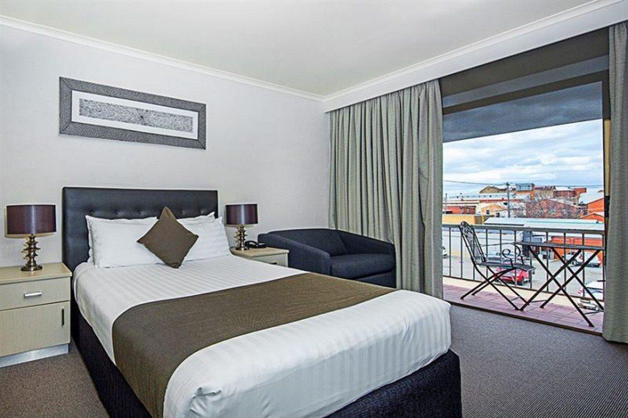Mantra Pavilion Hotel Wagga Wagga Buitenkant foto