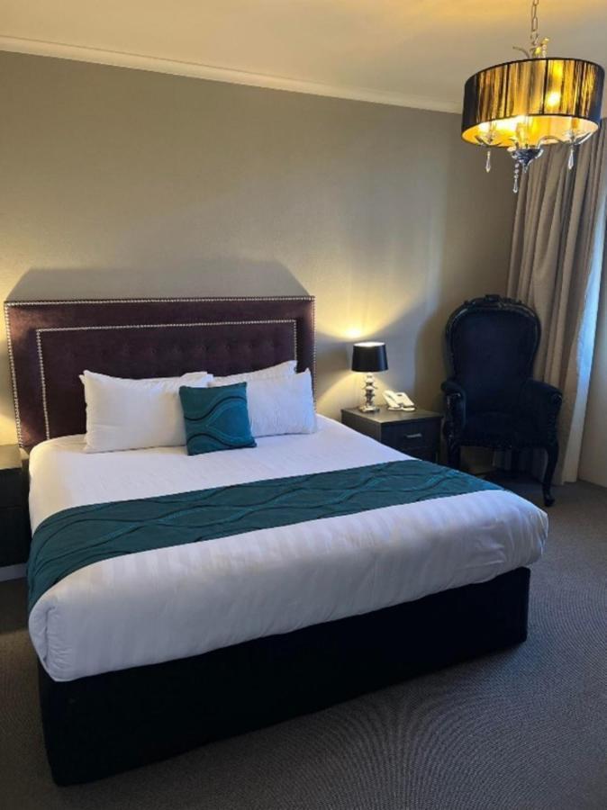 Mantra Pavilion Hotel Wagga Wagga Buitenkant foto