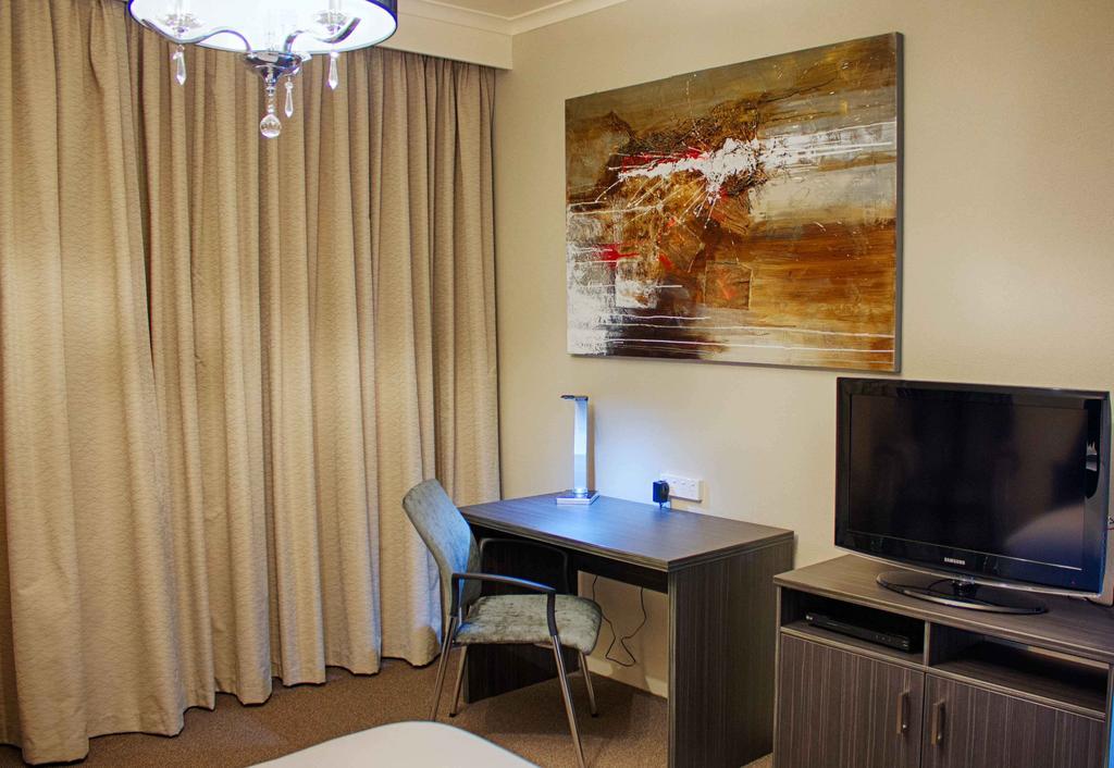 Mantra Pavilion Hotel Wagga Wagga Buitenkant foto
