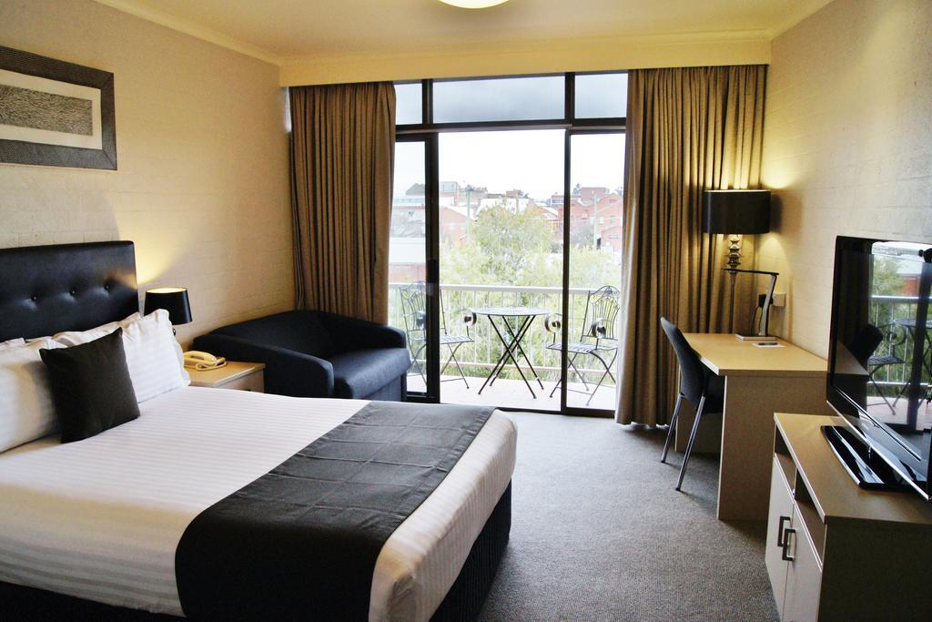 Mantra Pavilion Hotel Wagga Wagga Buitenkant foto
